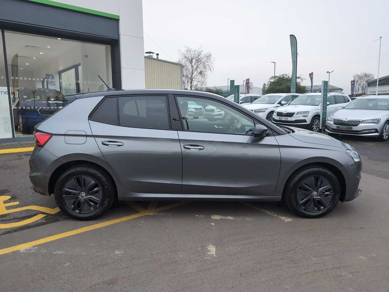SKODA Fabia Hatchback 1.0 MPI 80 Colour Edition 5dr