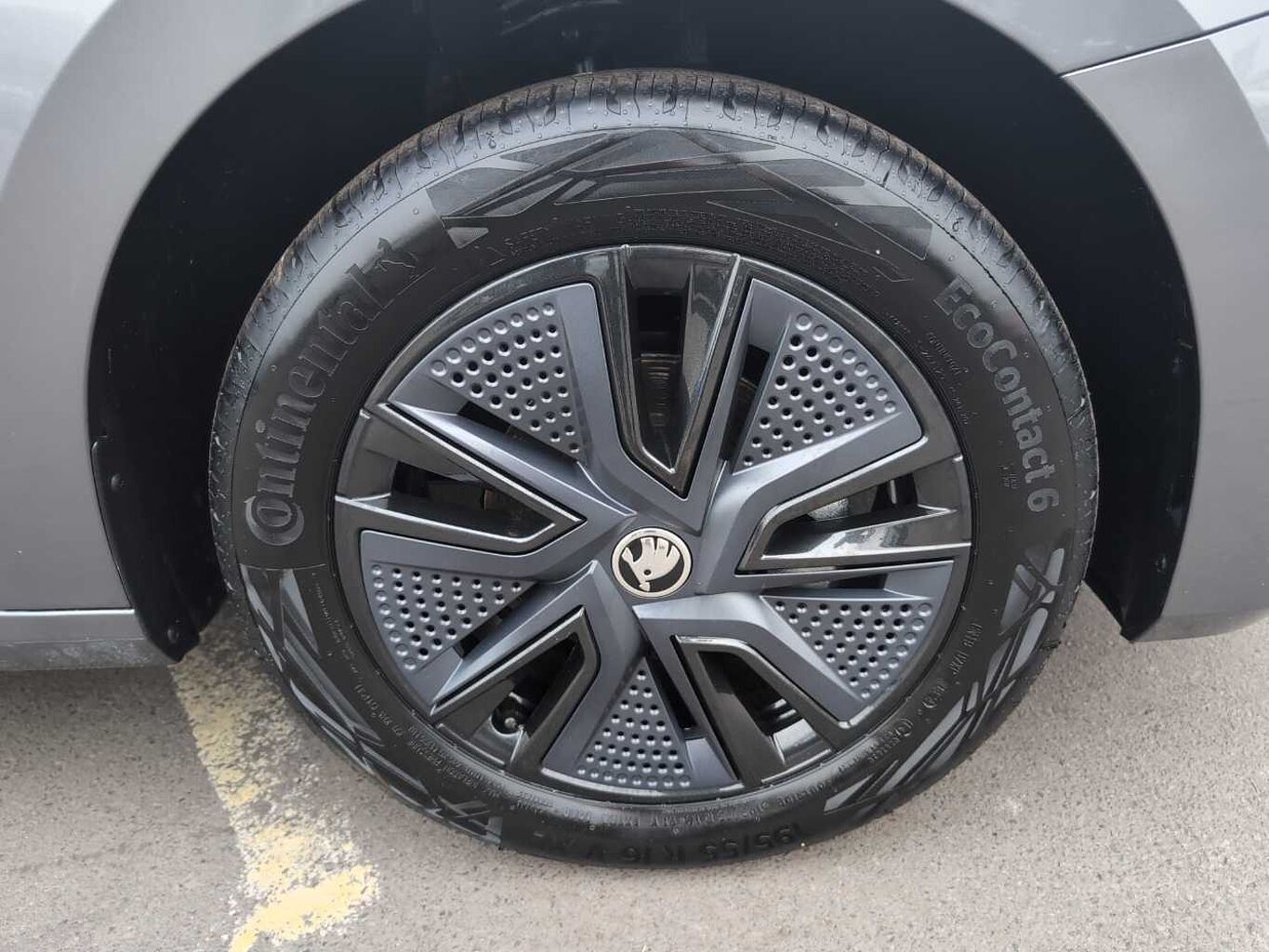 SKODA Fabia Hatchback 1.0 MPI 80 Colour Edition 5dr