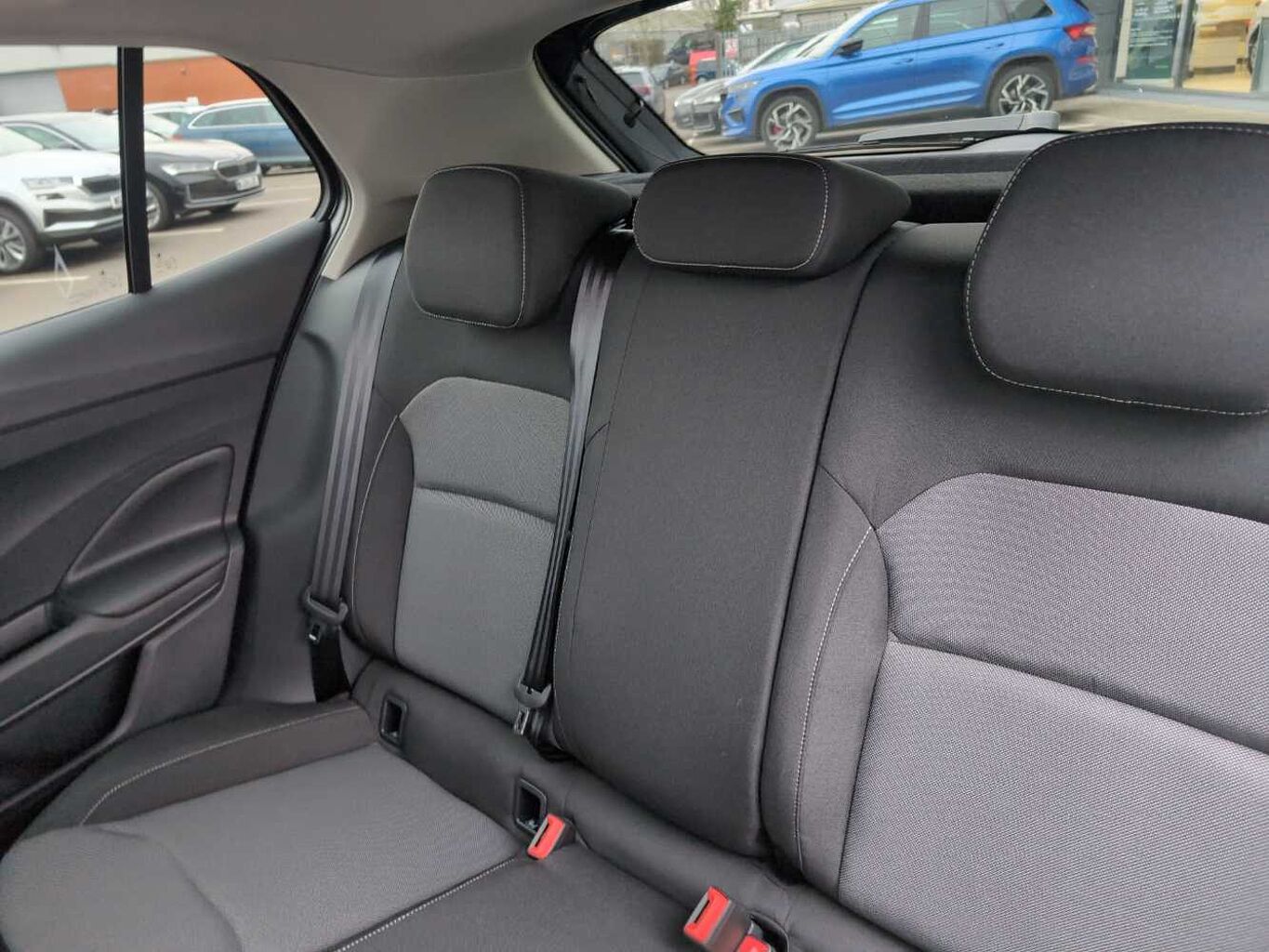 SKODA Fabia Hatchback 1.0 MPI 80 Colour Edition 5dr