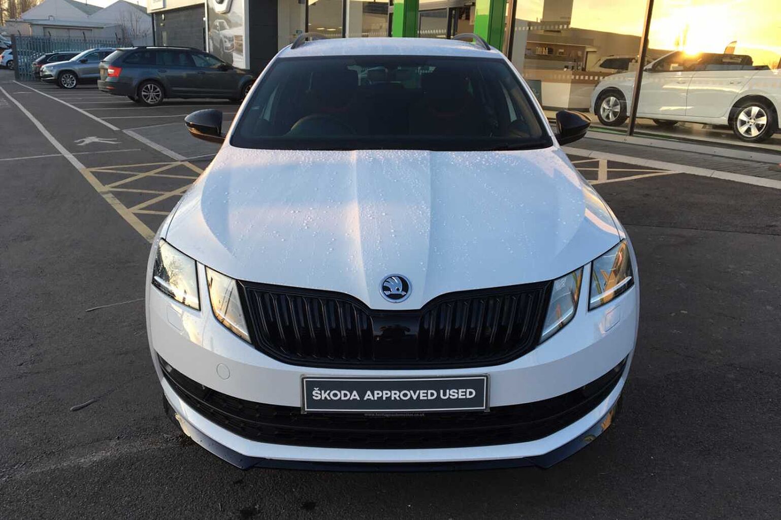 Find A Used White ŠKODA Octavia Estate 2.0TDI (150ps) SportLine SCR in ...