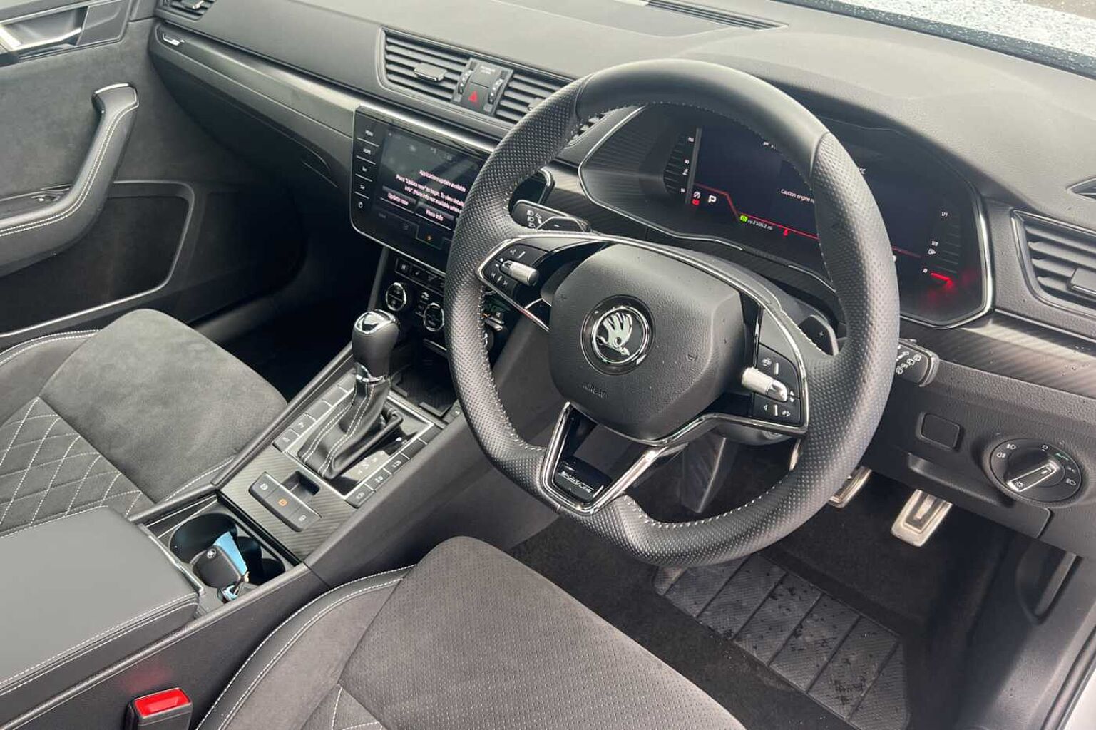 SKODA Superb 2.0TDI (200ps) SportLine Plus SCR DSG