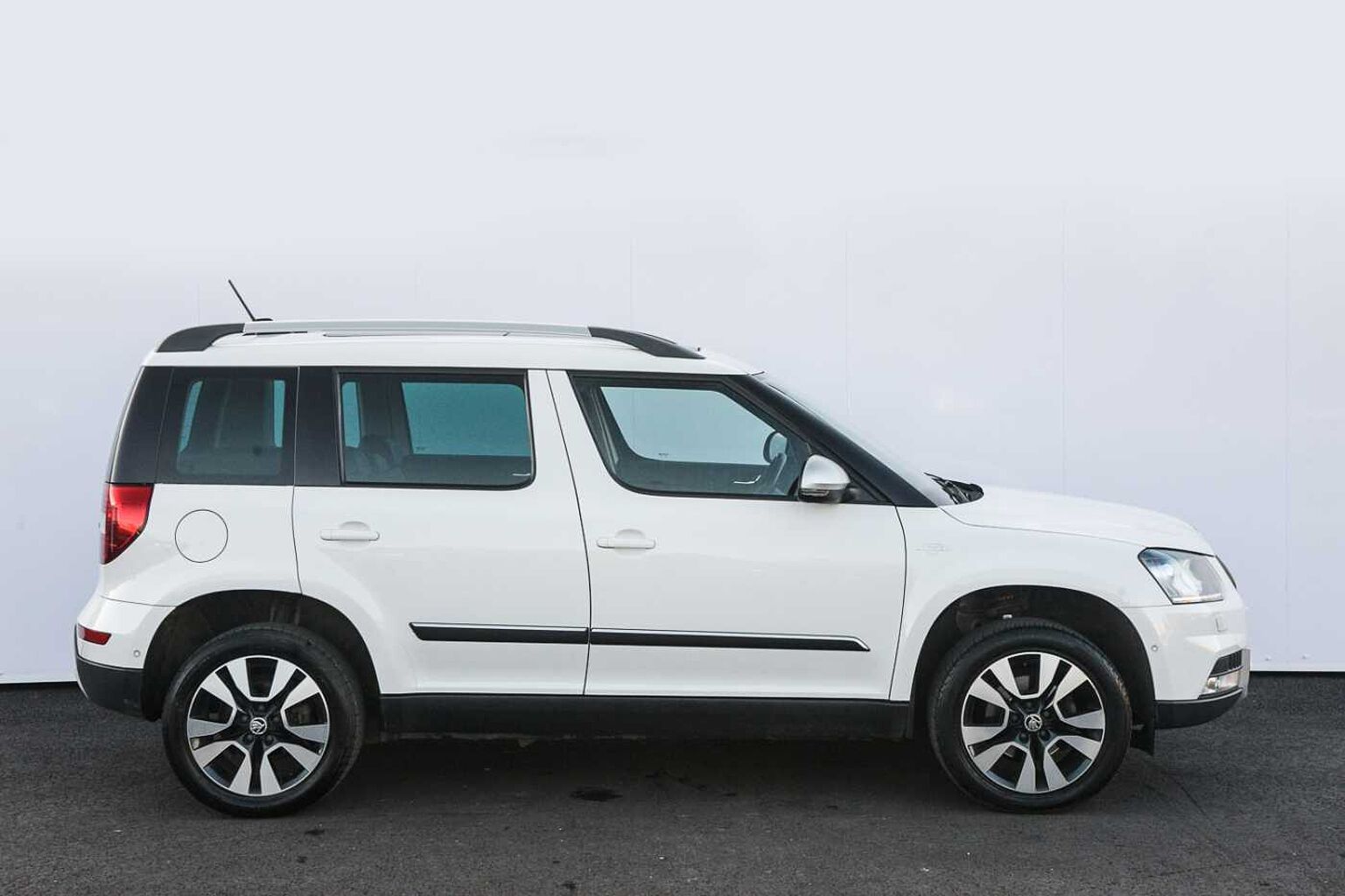 SKODA Yeti 1.4TSI 150PS 4X4 Laurin & Klement Outdoor 5Dr