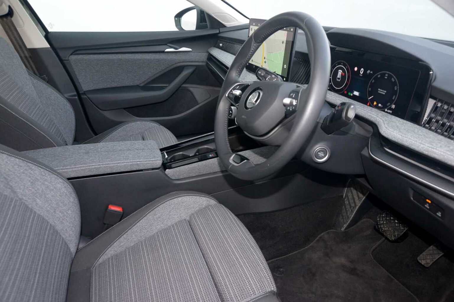 SKODA Superb 2.0 TDI 150ps SE Technology DSG 5-Dr Estate
