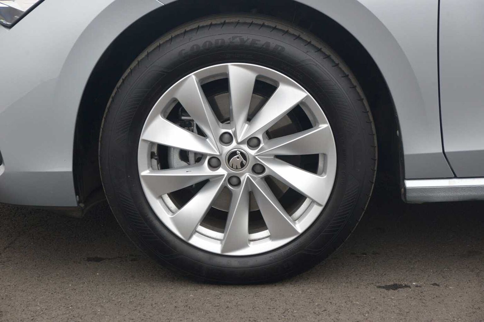 SKODA Superb 2.0 TDI 150ps SE Technology DSG 5-Dr Estate
