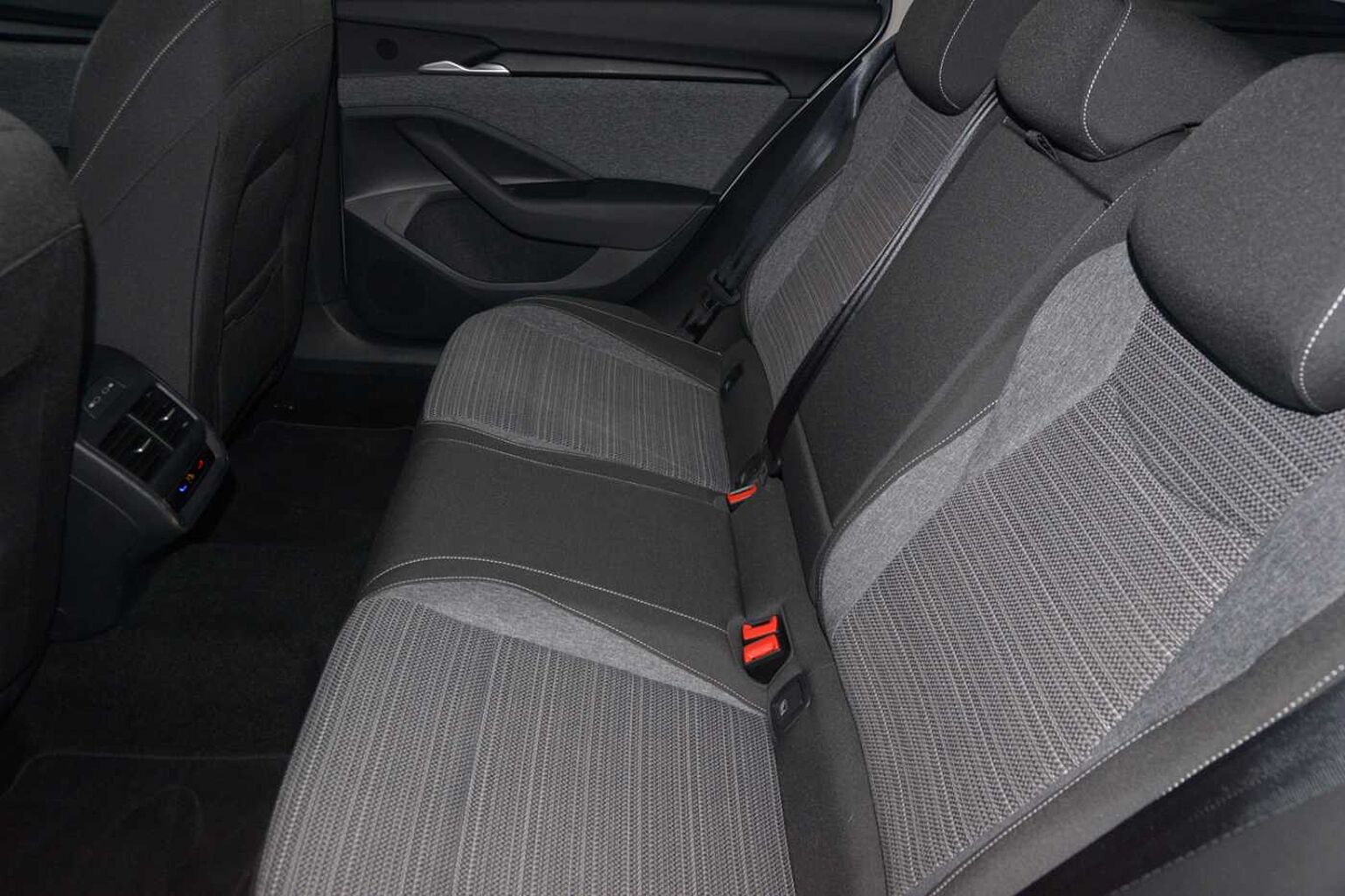 SKODA Superb 2.0 TDI 150ps SE Technology DSG 5-Dr Estate