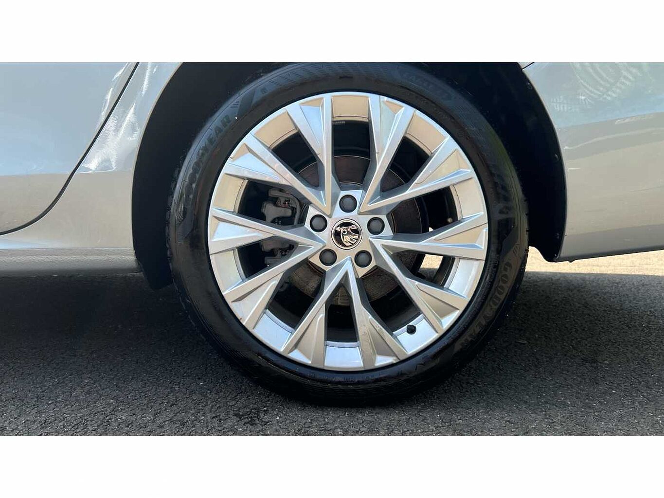 SKODA SUPERB Hatch SE L 2.0 TDI 193 PS 4x4 DSG
