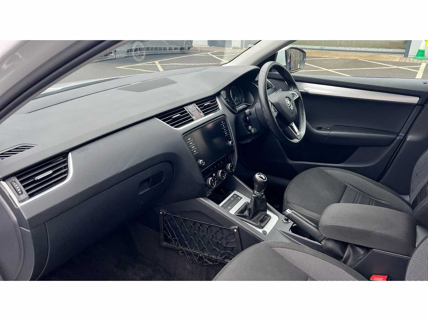 SKODA Octavia Estate (2017) 1.6 TDI 115 PS SE Technology