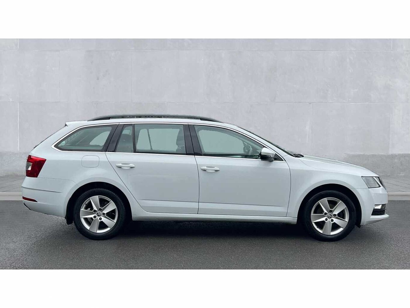 SKODA Octavia Estate (2017) 1.6 TDI 115 PS SE Technology