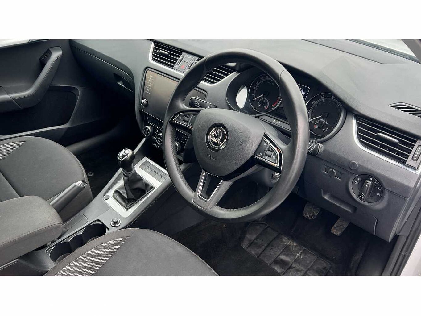 SKODA Octavia Estate (2017) 1.6 TDI 115 PS SE Technology