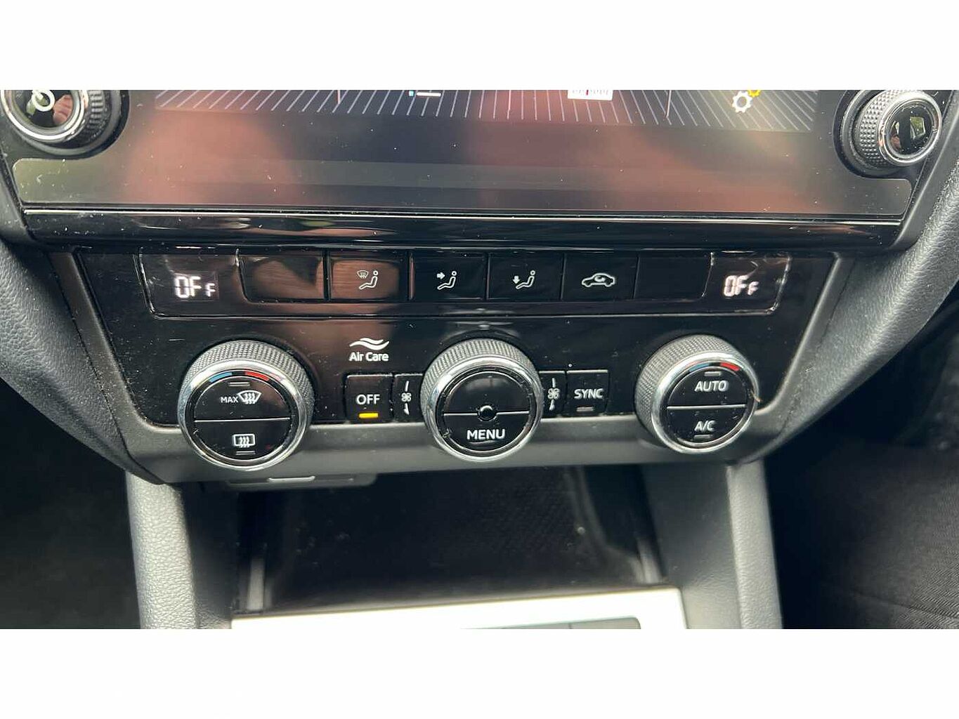 SKODA Octavia Estate (2017) 1.6 TDI 115 PS SE Technology