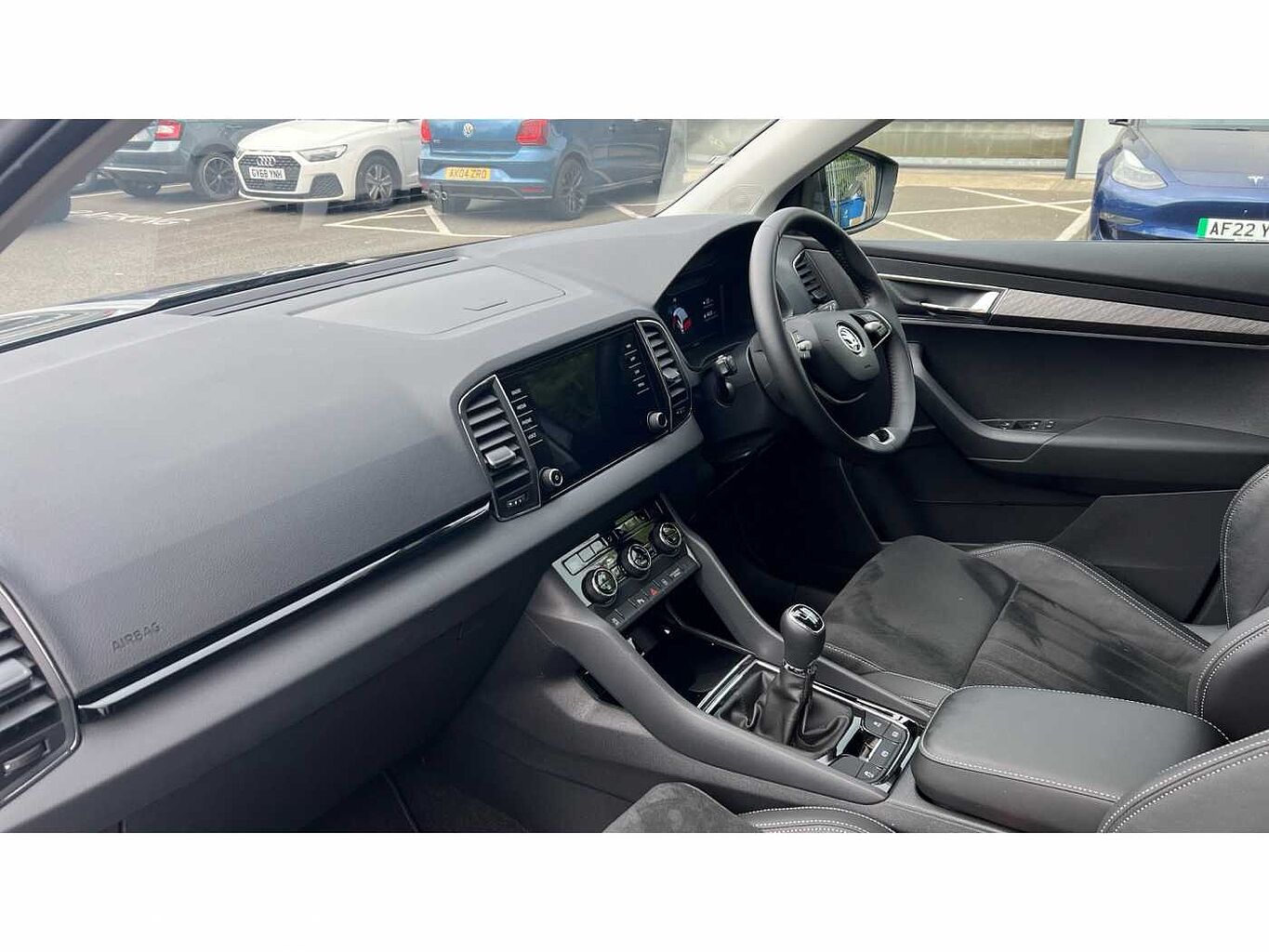 SKODA KAROQ 1.5 TSI SE L 5dr