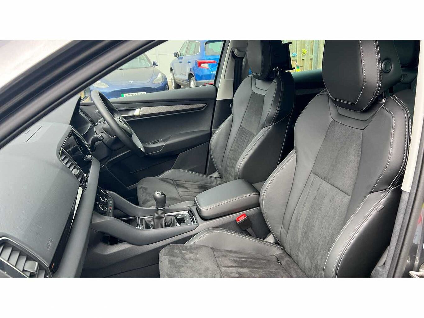 SKODA KAROQ 1.5 TSI SE L 5dr