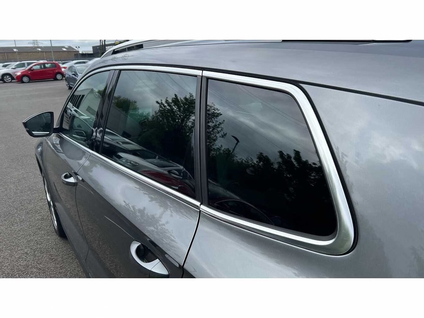 SKODA KAROQ 1.5 TSI SE L 5dr