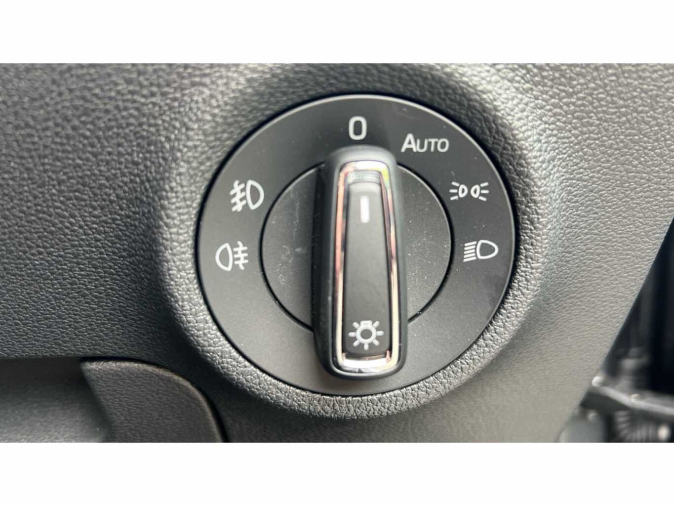SKODA KAROQ 1.5 TSI SE L 5dr