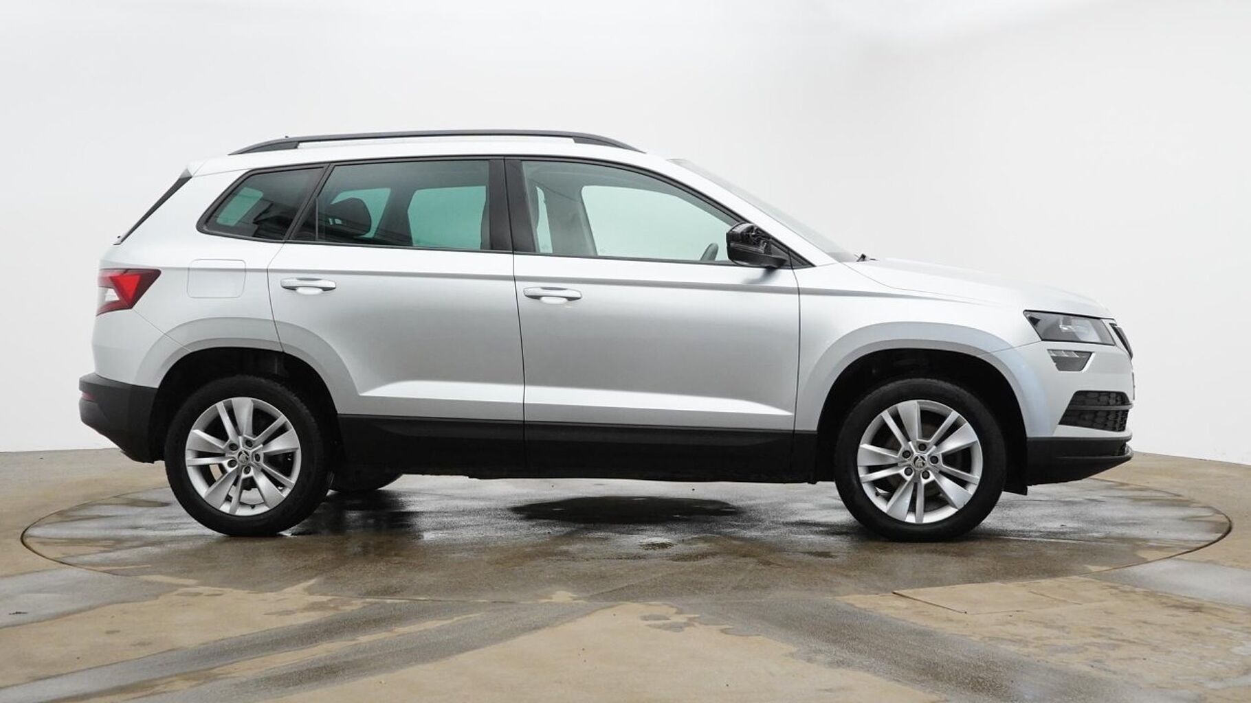 SKODA Karoq SUV 1.0 TSI (116ps) SE Technology