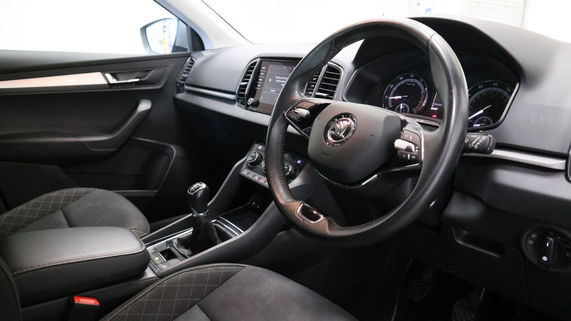 SKODA Karoq SUV 1.0 TSI (116ps) SE Technology
