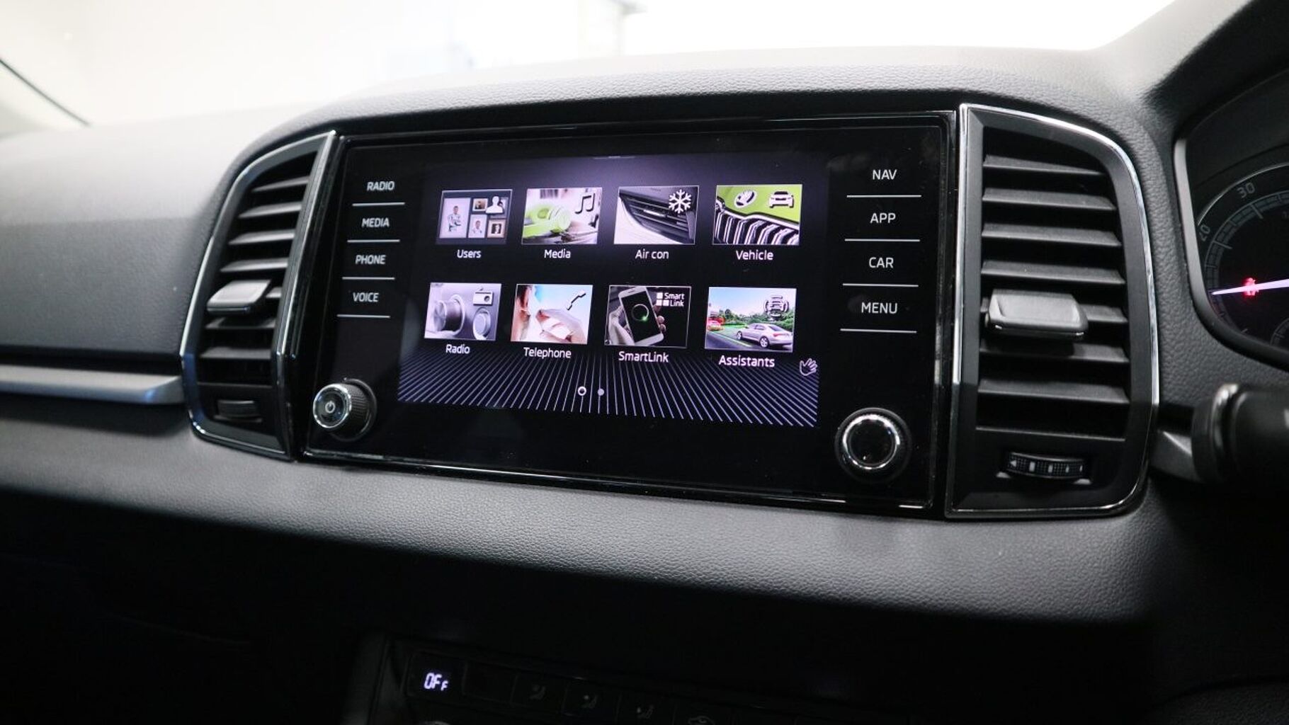 SKODA Karoq SUV 1.0 TSI (116ps) SE Technology