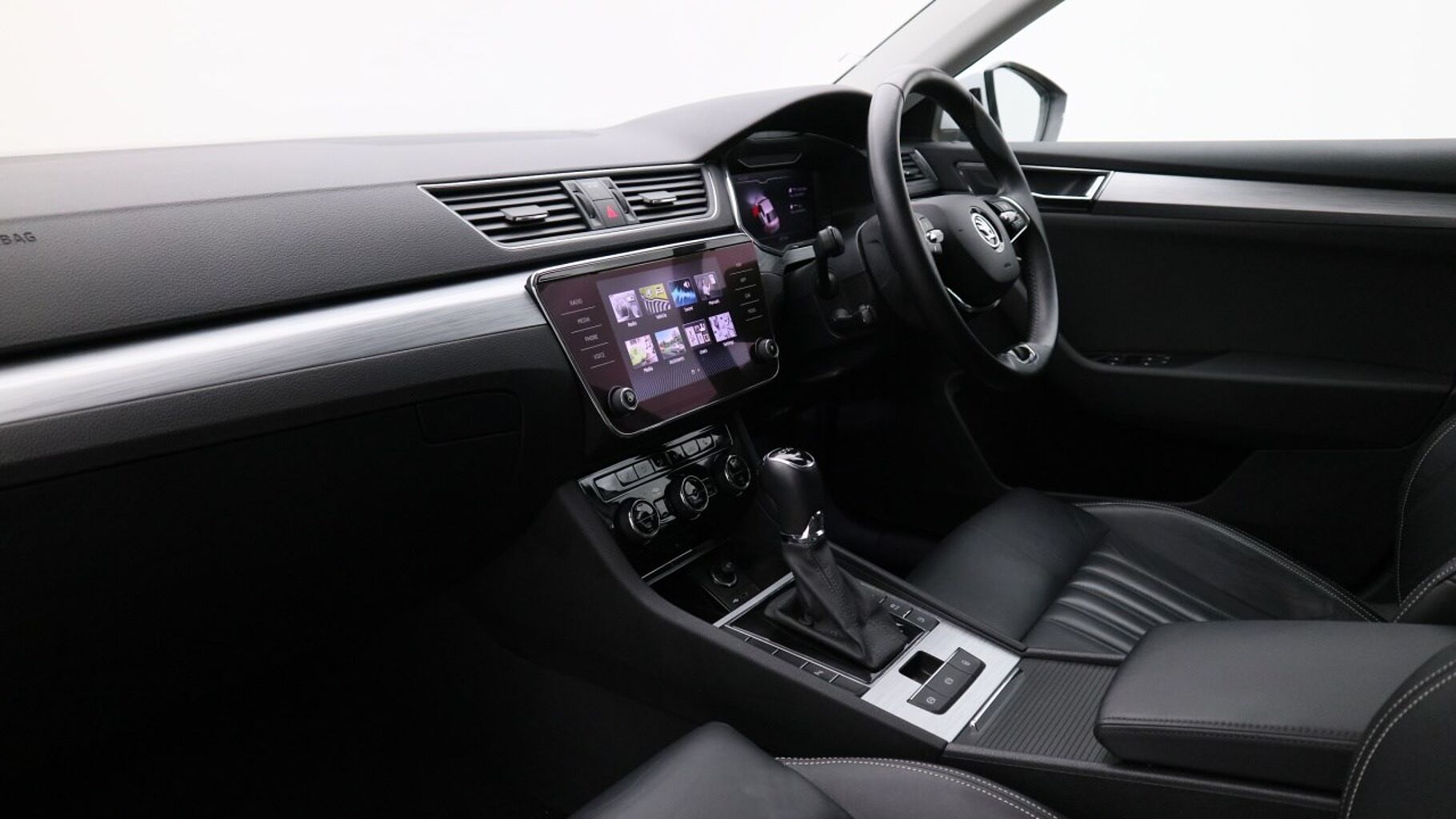 SKODA Superb 1.4 TSI (218ps) SE Technology iV DSG Hatch