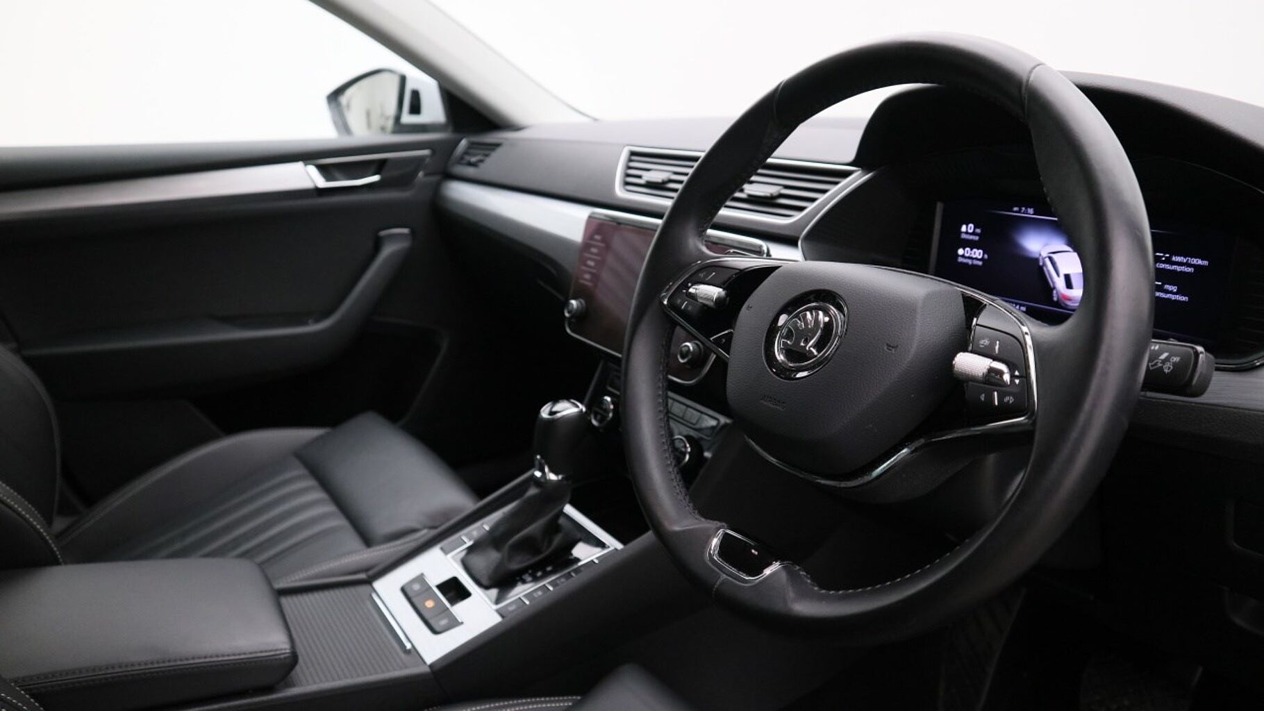 SKODA Superb 1.4 TSI (218ps) SE Technology iV DSG Hatch