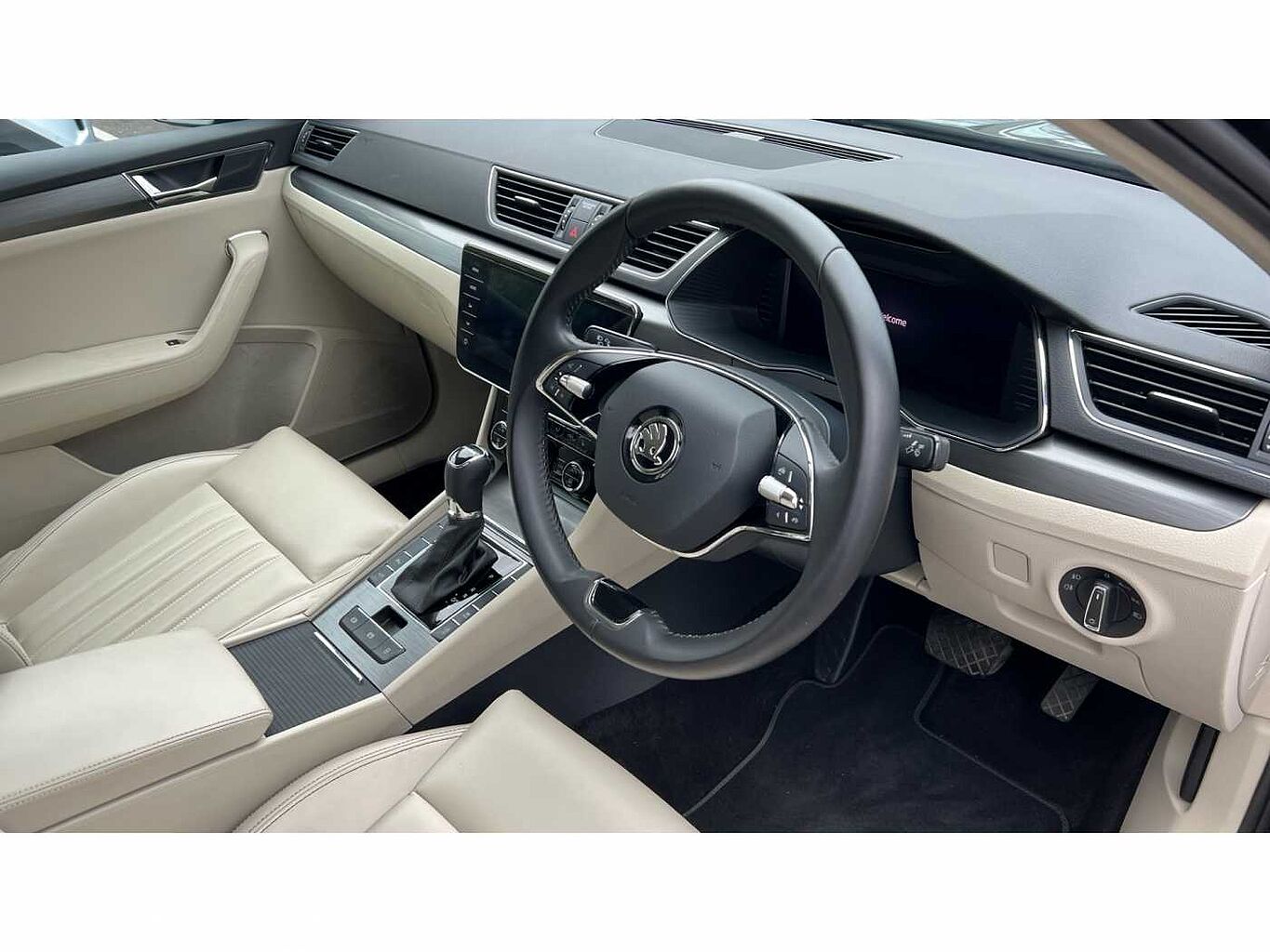 SKODA Superb 1.5 TSI (150ps) SE L ACT DSG 5Dr Hatchback
