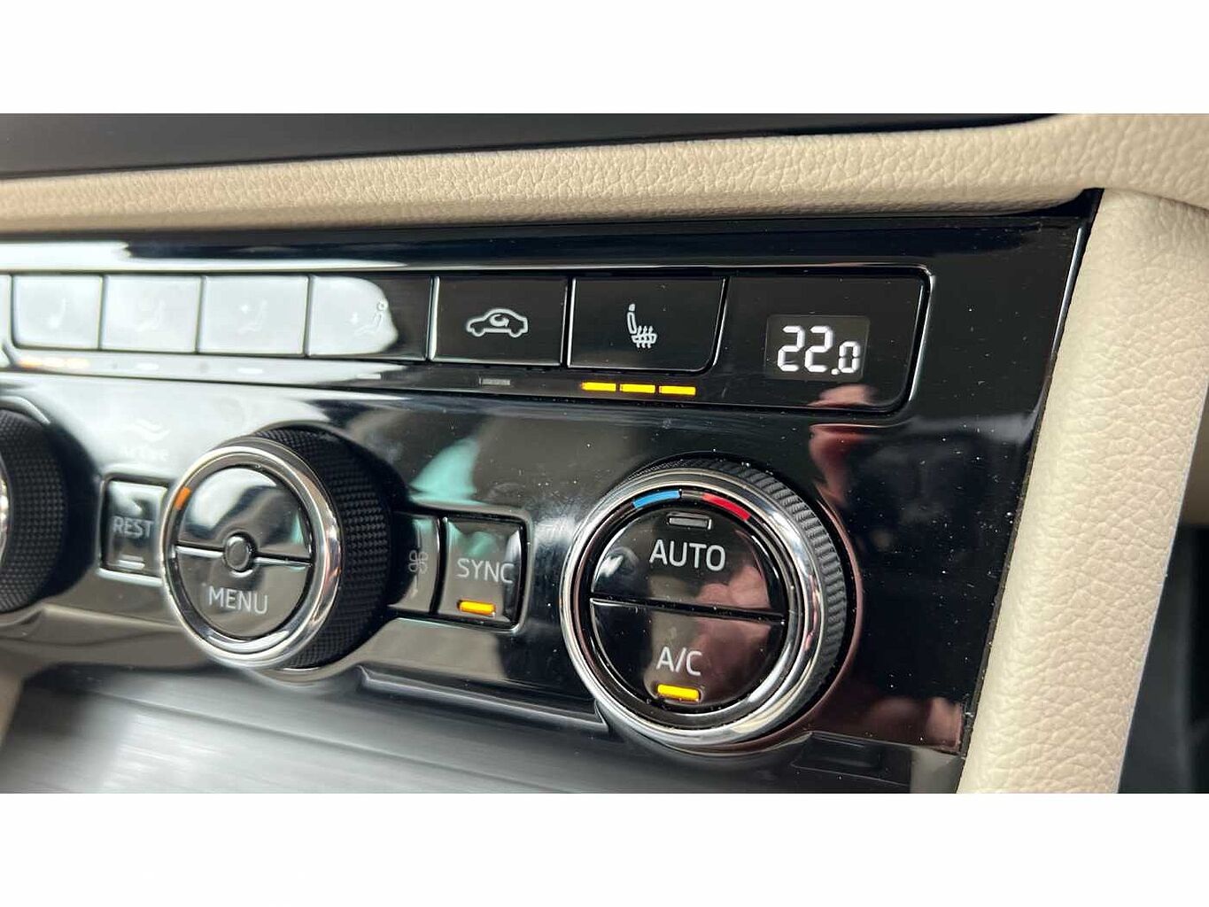 SKODA Superb 1.5 TSI (150ps) SE L ACT DSG 5Dr Hatchback
