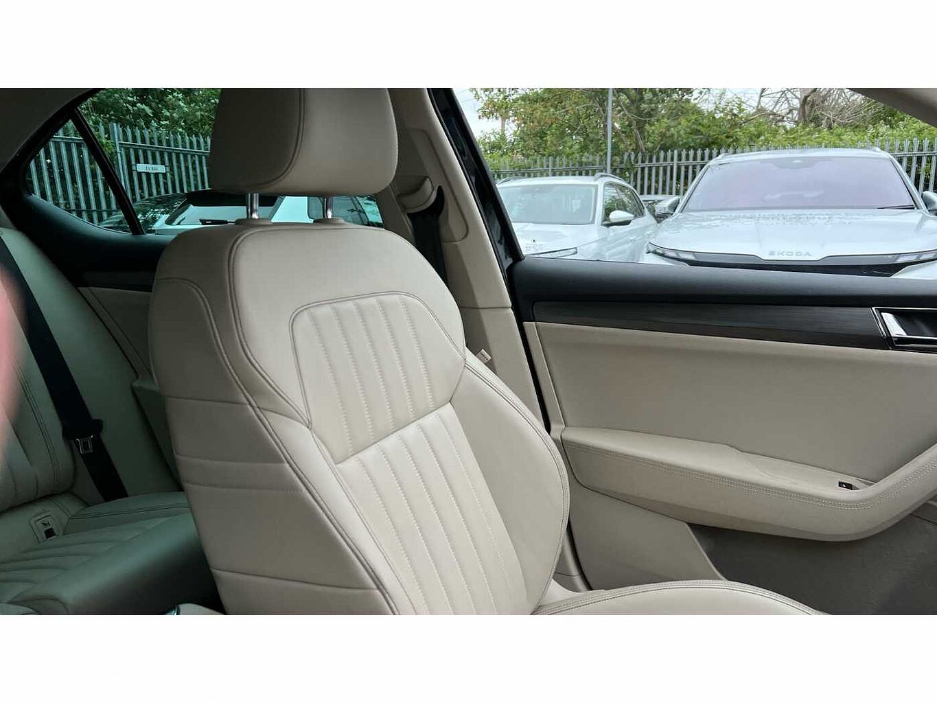 SKODA Superb 1.5 TSI (150ps) SE L ACT DSG 5Dr Hatchback