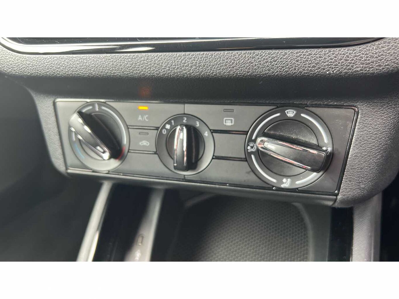 SKODA Kamiq 1.0 TSI (95ps) SE SUV