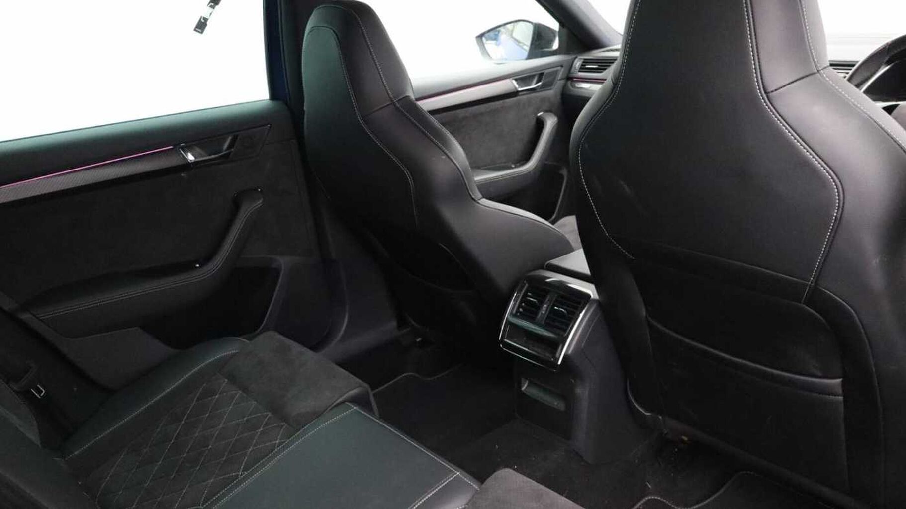 SKODA Superb 1.4 TSI iV 13kWh SportLine Plus Estate 5dr Petrol Plug-in Hybrid DSG Euro 6 (s/s