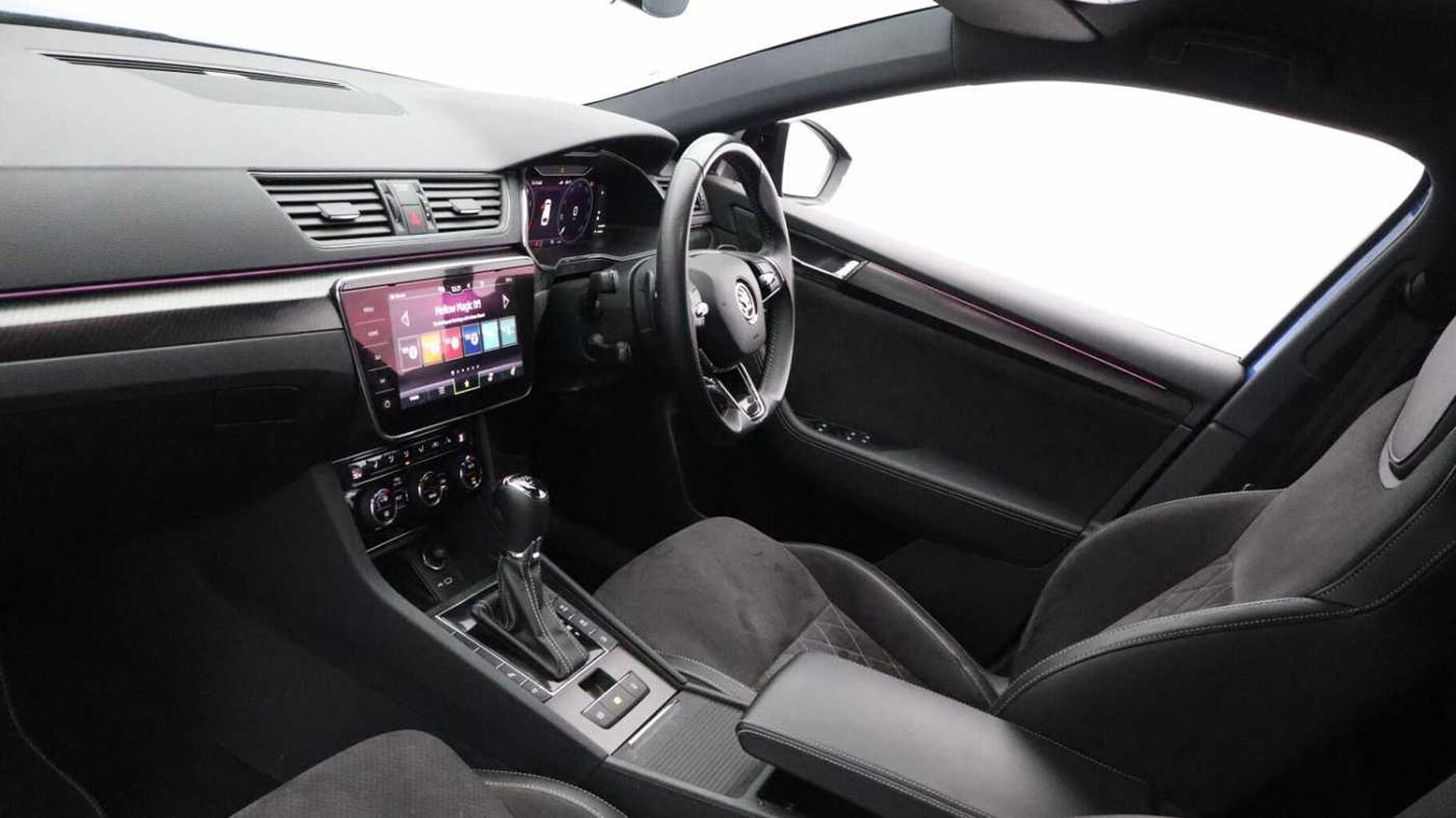 SKODA Superb 1.4 TSI iV 13kWh SportLine Plus Estate 5dr Petrol Plug-in Hybrid DSG Euro 6 (s/s