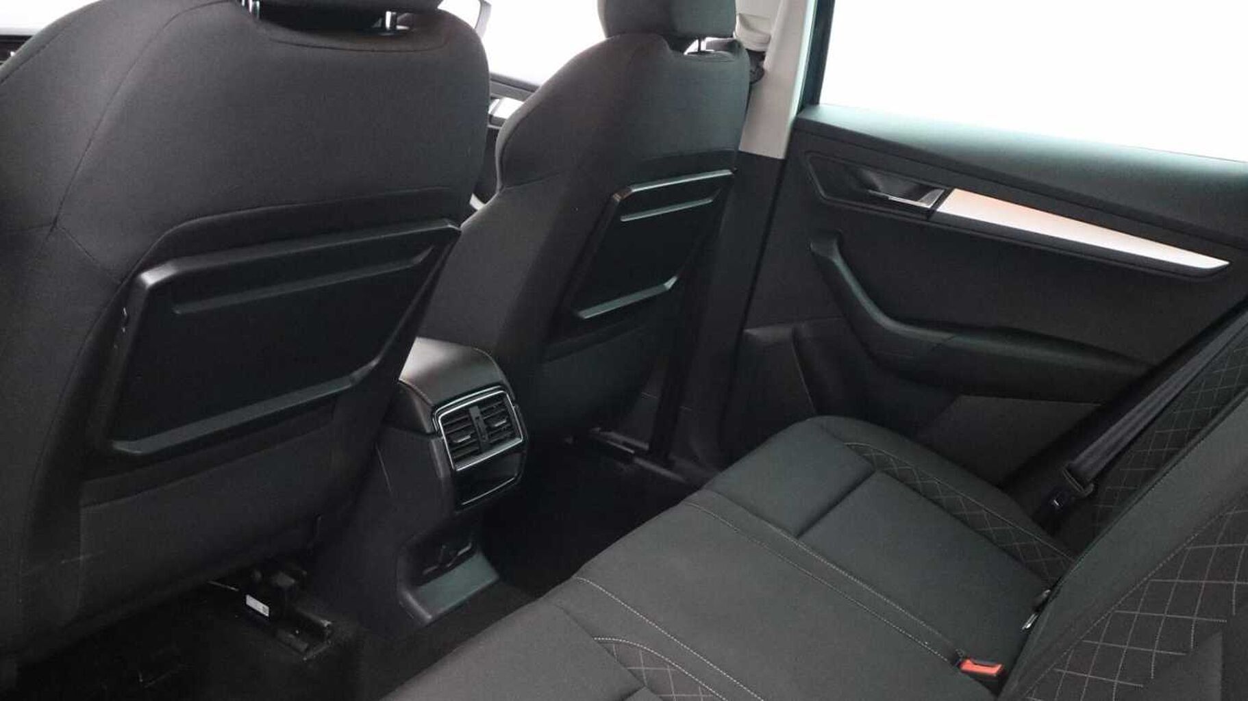 SKODA Karoq 1.0 TSI SE Technology SUV 5dr Petrol Manual Euro 6 (s/s) (110 ps)