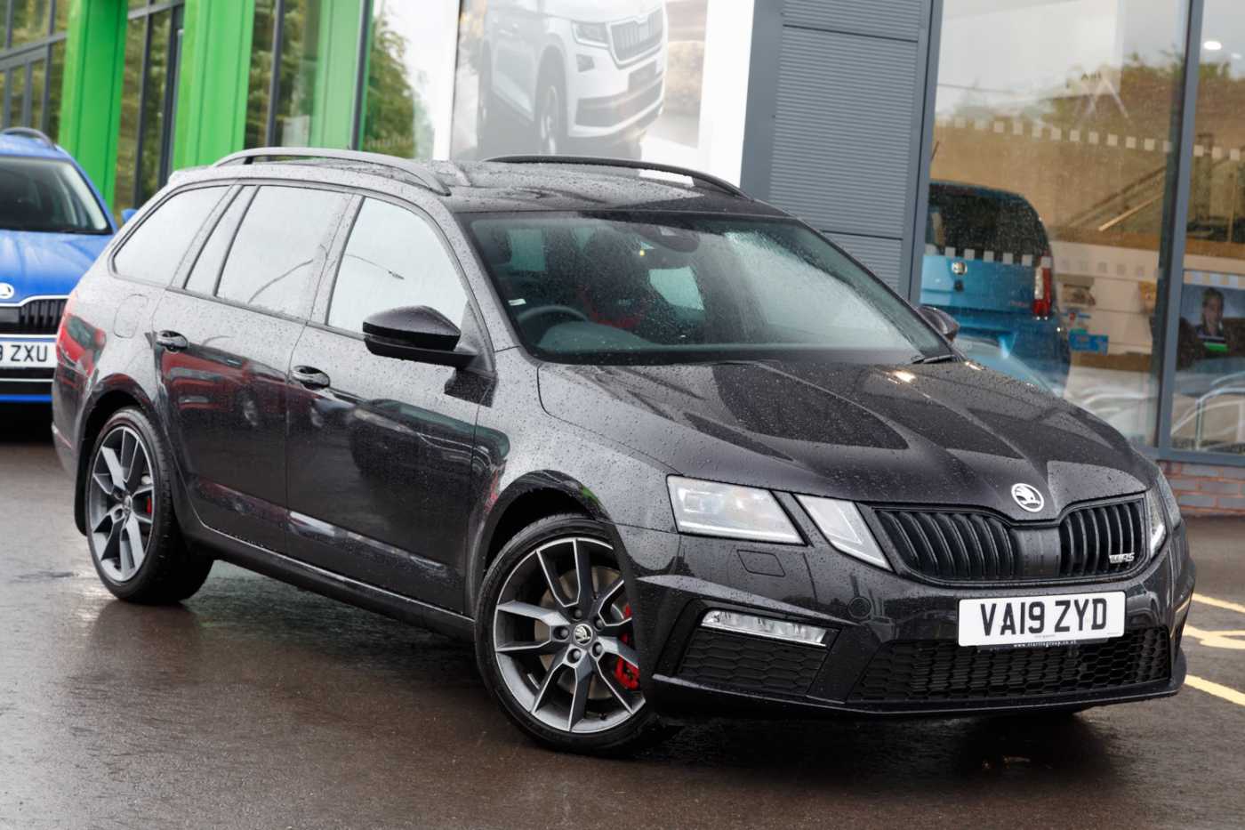 Find A Used Black ŠKODA Octavia vRS Estate (2017) 2.0 TSI vRS 245 in ...