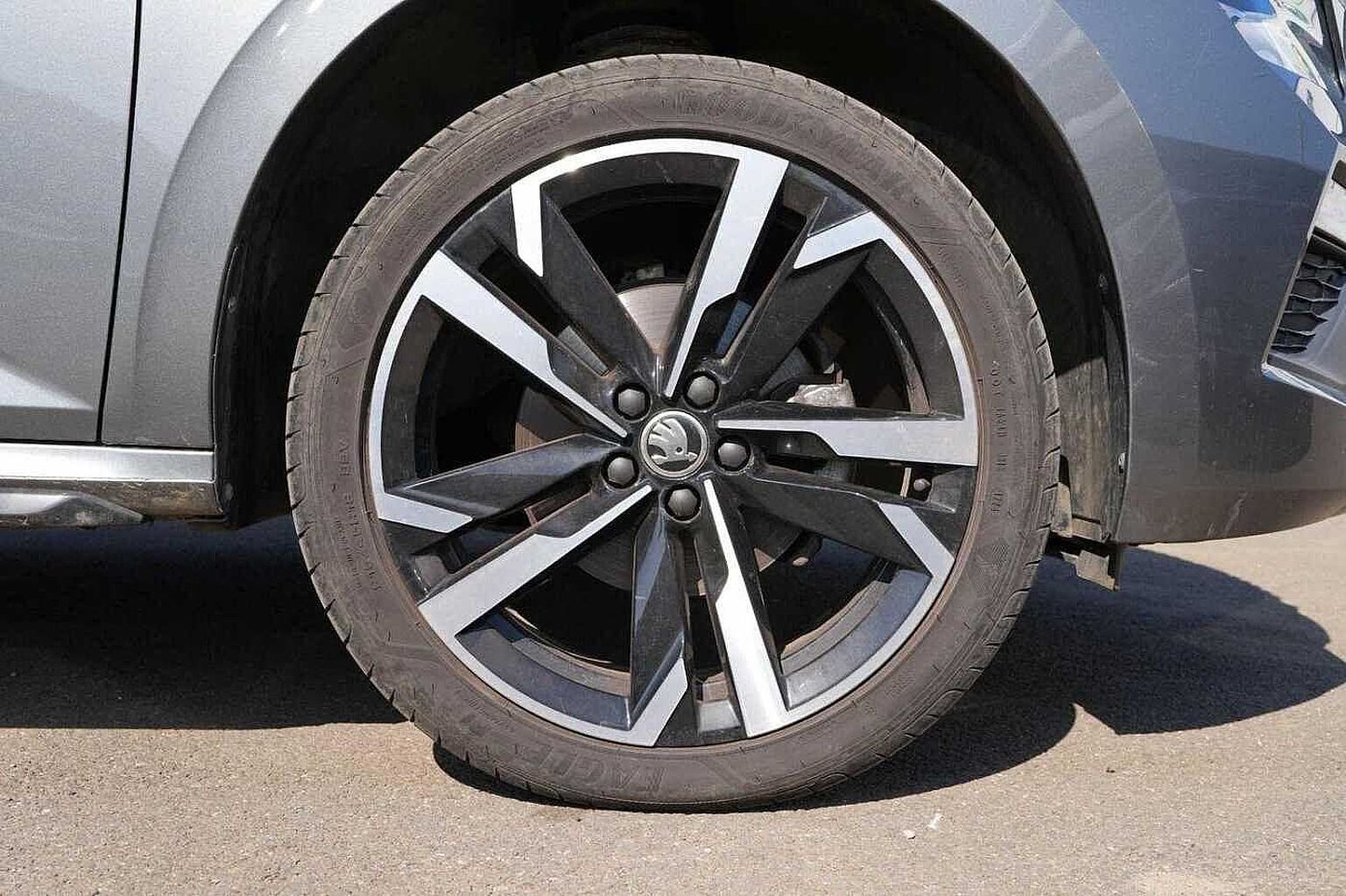 SKODA Kamiq Hatchback 1.5 TSI Monte Carlo 5dr