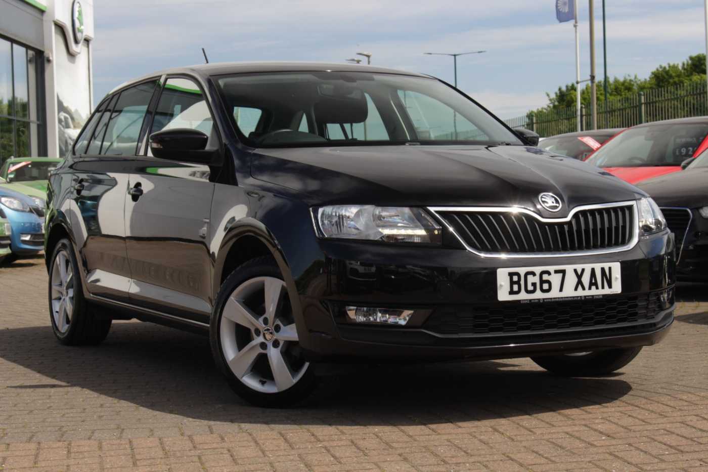 Skoda rapid black edition