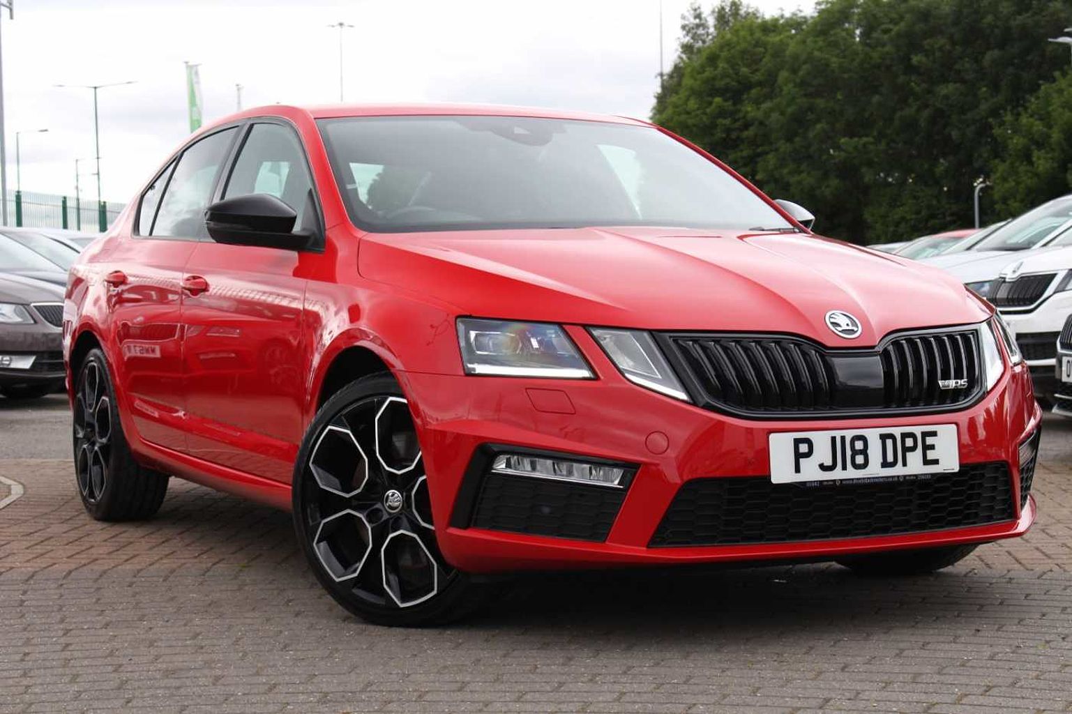 SKODA Octavia vRS Hatch (2017) 2.0 TSI vRS 245