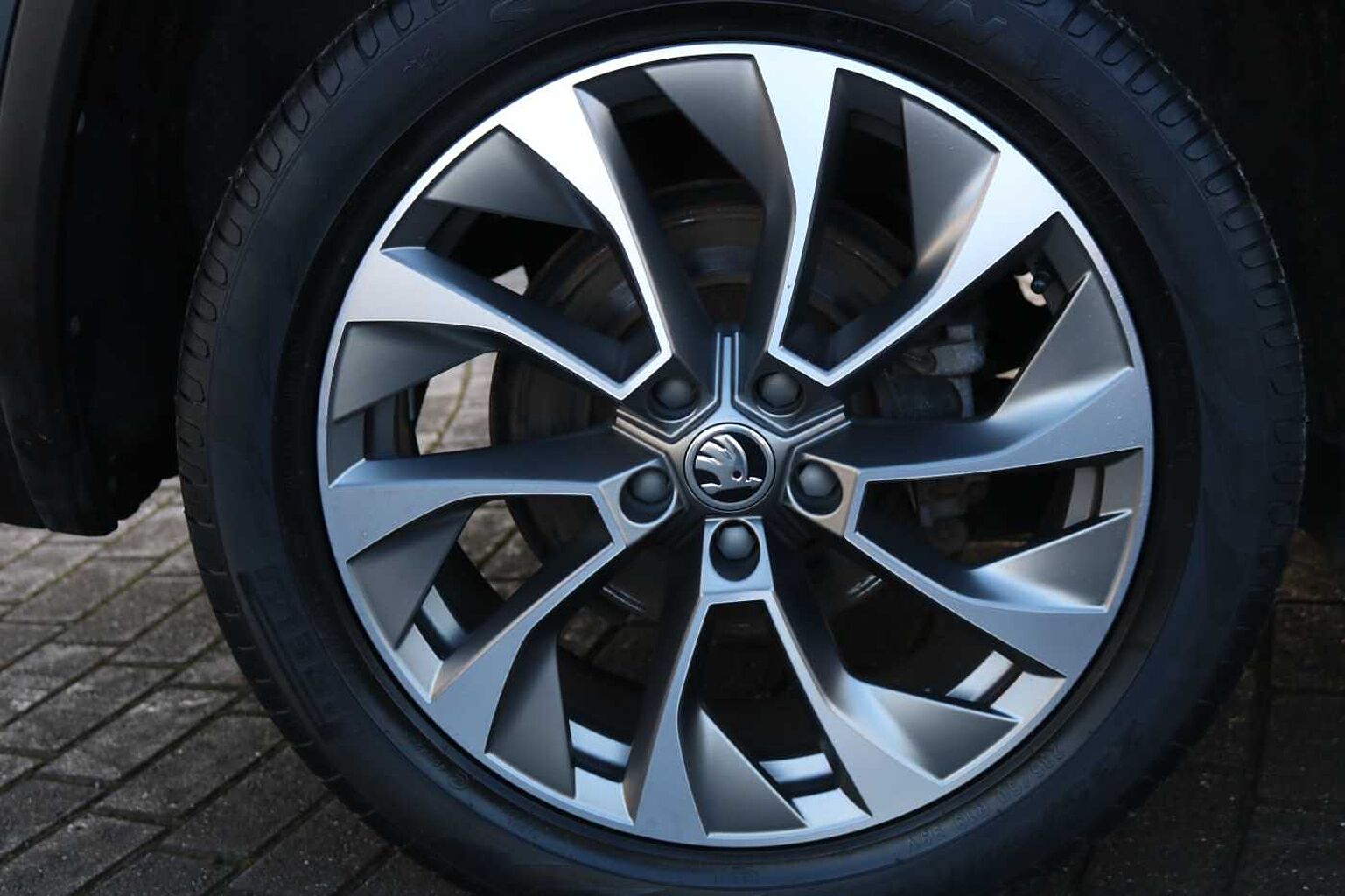 SKODA Kodiaq 1.5 TSI (150ps) SE Drive (7 seats)