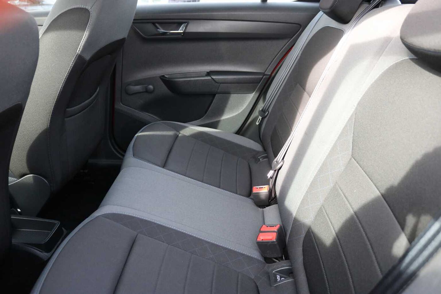 SKODA Fabia 1.0 MPI (60ps) Colour Edition 5-Dr Hatchback