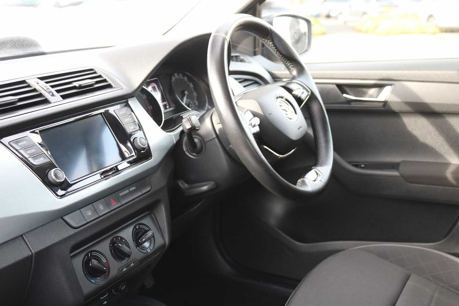 SKODA Fabia 1.0 MPI (60ps) Colour Edition 5-Dr Hatchback