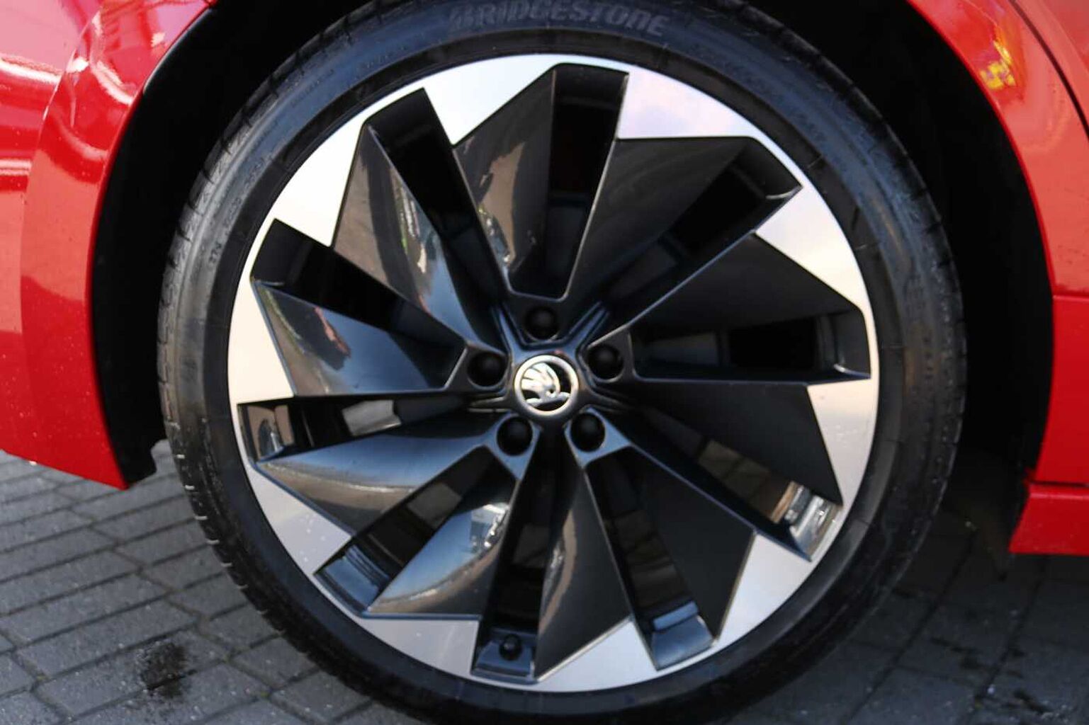 SKODA Enyaq Coupe 210kW 85x Sportline Plus 82kWh 4x4 5dr Auto