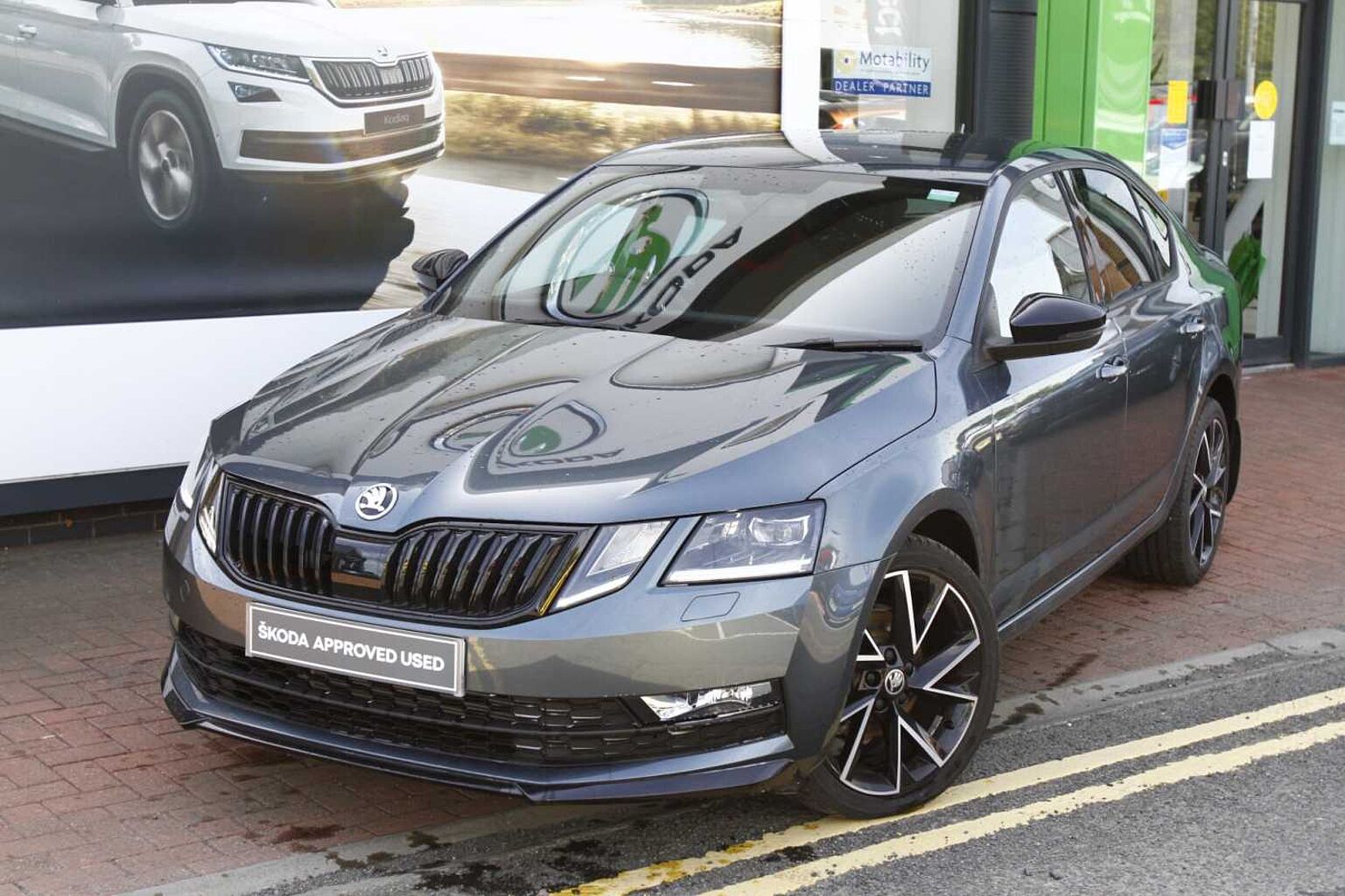 SKODA Octavia Hatchback 1.5 TSI Sport Line 5dr DSG