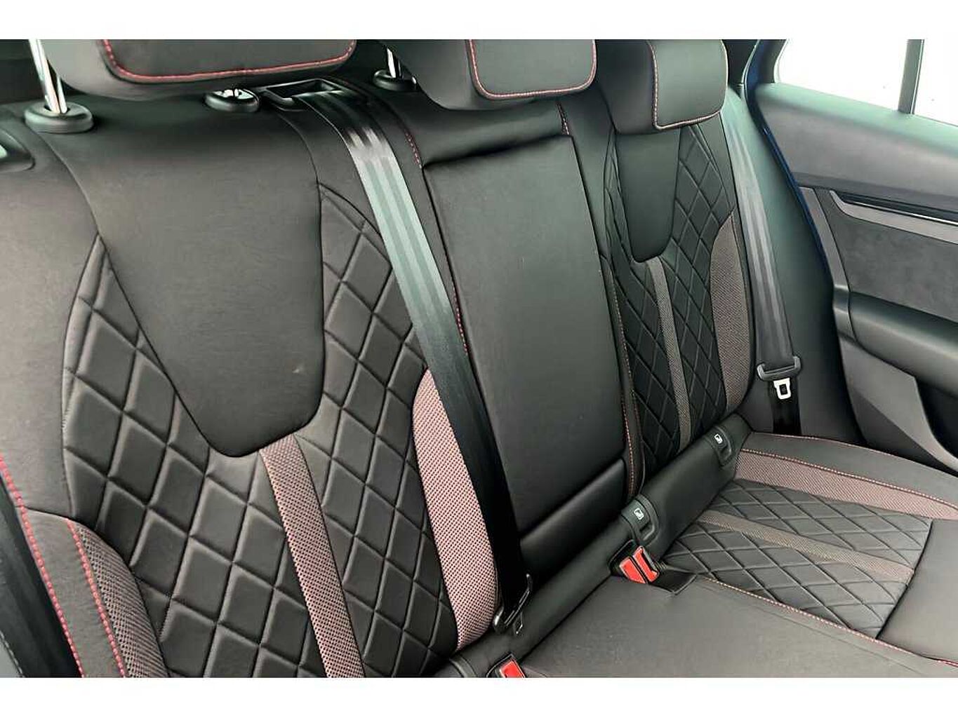 SKODA Octavia Estate vRS 2.0 TSI 245 PS 6G Man