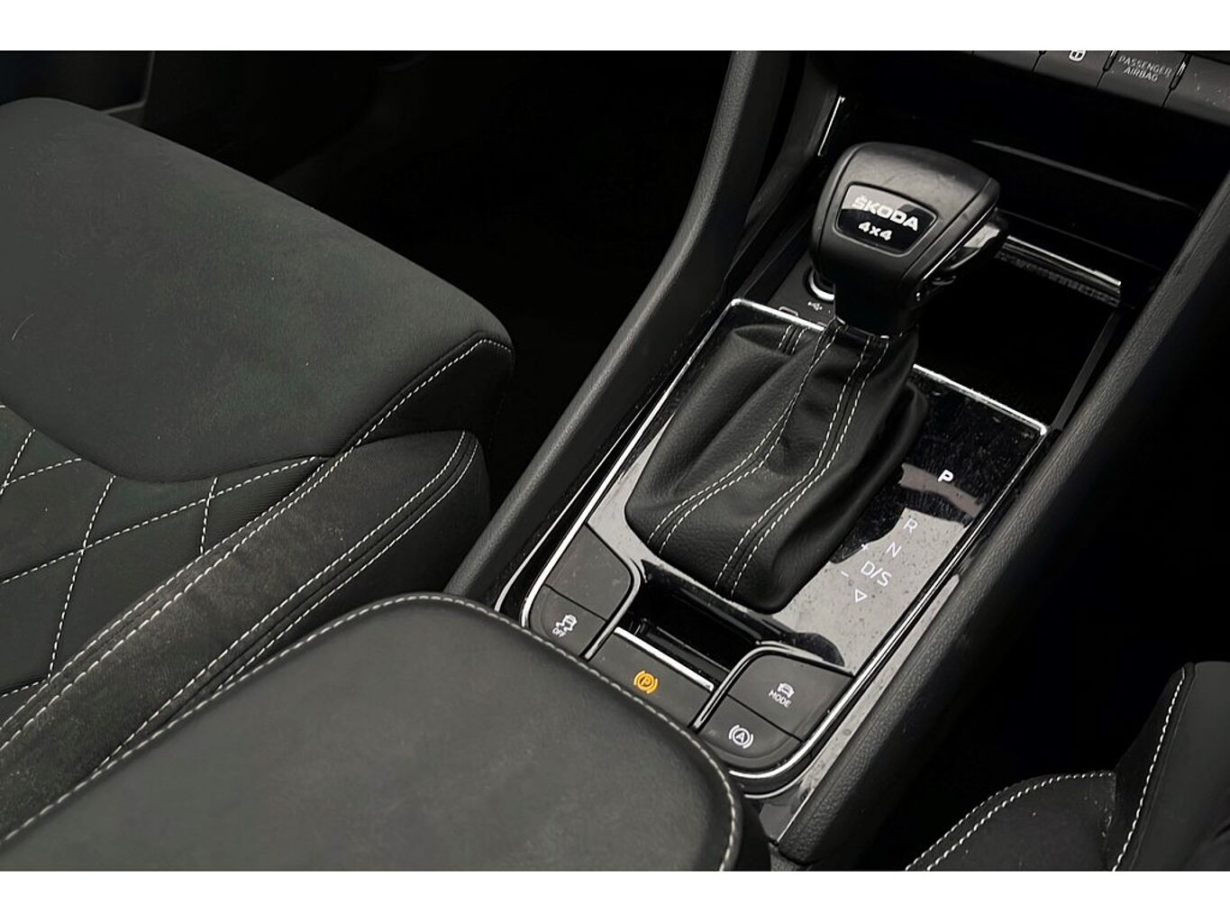 SKODA Karoq SportLine 2.0 TSI 190 PS 4x4 DSG