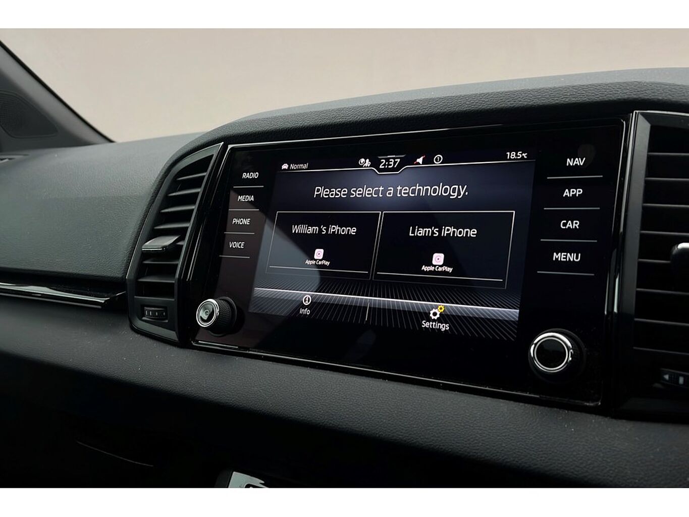 SKODA Karoq SportLine 2.0 TSI 190 PS 4x4 DSG
