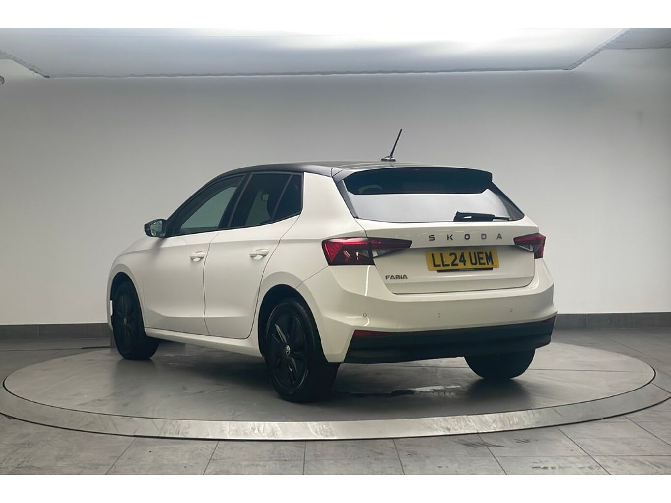 SKODA Fabia Hatch Colour Edition 1.0 TSI 116 PS DSG