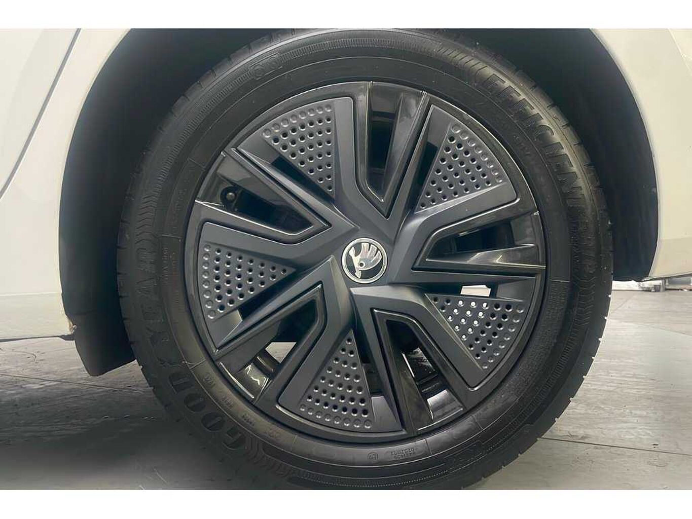 SKODA Fabia Hatch Colour Edition 1.0 TSI 116 PS DSG