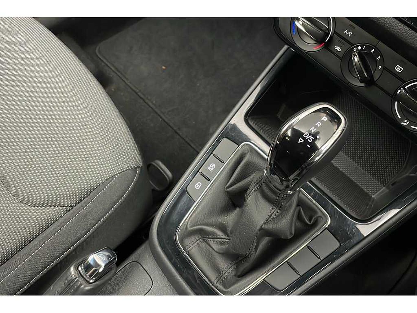SKODA Fabia Hatch Colour Edition 1.0 TSI 116 PS DSG