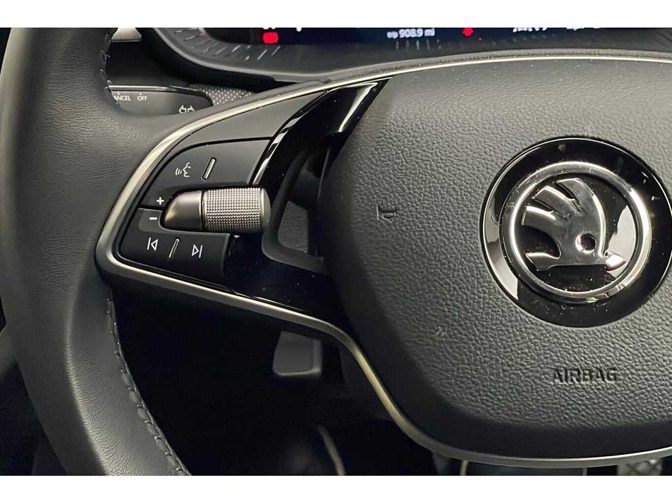 SKODA Fabia Hatch Colour Edition 1.0 TSI 116 PS DSG
