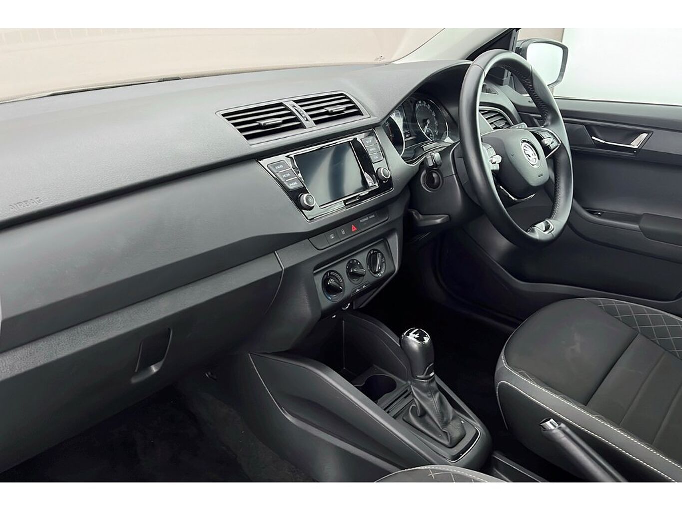 SKODA Fabia Hatch Colour Edition 1.0 TSI 95 PS DSG