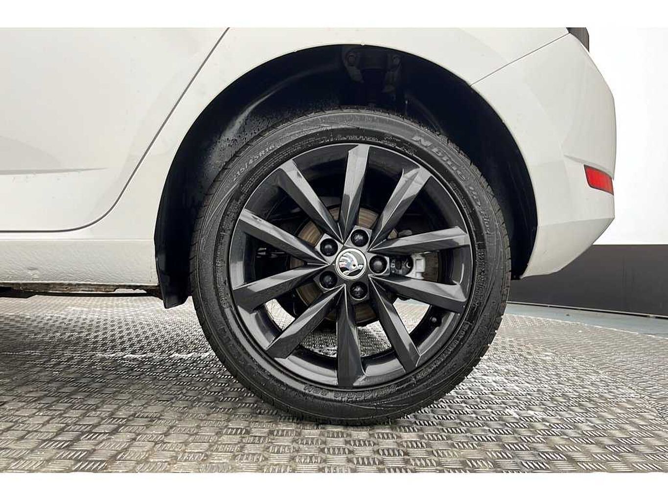 SKODA Fabia Hatch Colour Edition 1.0 TSI 95 PS DSG