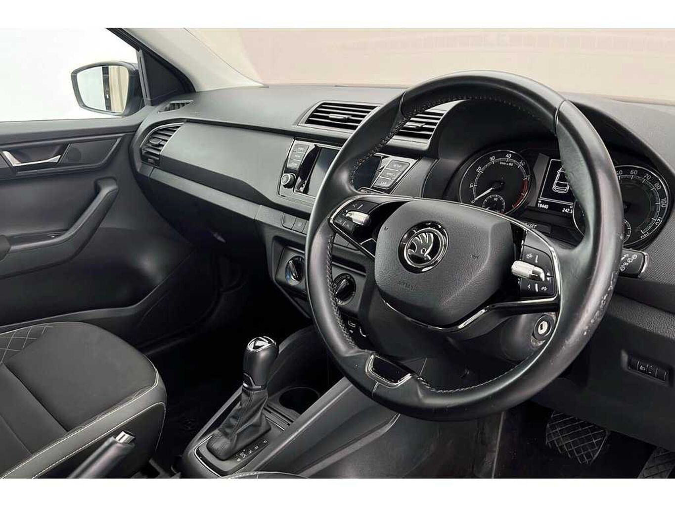 SKODA Fabia Hatch Colour Edition 1.0 TSI 95 PS DSG