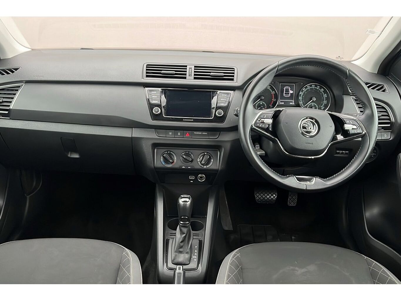 SKODA Fabia Hatch Colour Edition 1.0 TSI 95 PS DSG